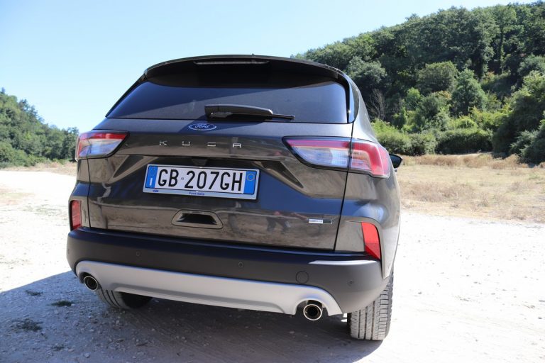 Ford Kuga 2.0 EcoBlue Hybrid Titanium: la prova su strada