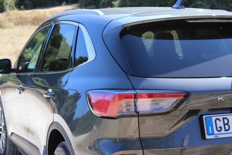 Ford Kuga 2.0 EcoBlue Hybrid Titanium: la prova su strada