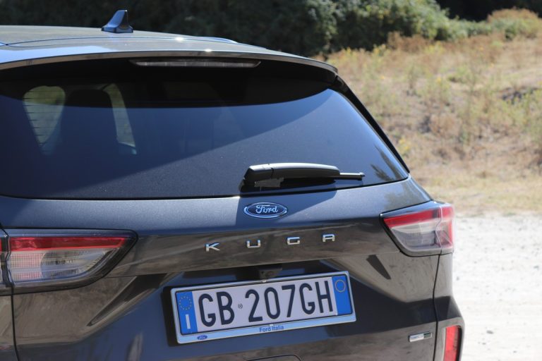 Ford Kuga 2.0 EcoBlue Hybrid Titanium: la prova su strada