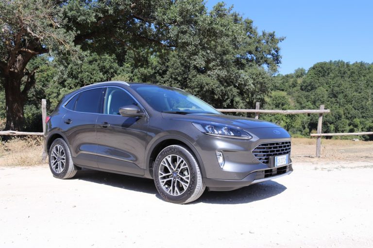 Ford Kuga 2.0 EcoBlue Hybrid Titanium: la prova su strada