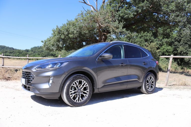 Ford Kuga 2.0 EcoBlue Hybrid Titanium: la prova su strada