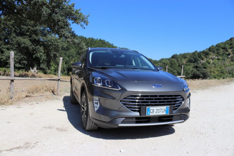 Ford Kuga 2.0 EcoBlue Hybrid Titanium: la prova su strada