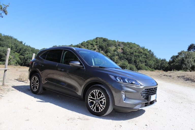 Ford Kuga 2.0 EcoBlue Hybrid Titanium: la prova su strada