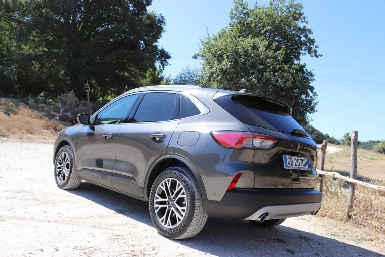 Ford Kuga 2.0 EcoBlue Hybrid Titanium: la prova su strada