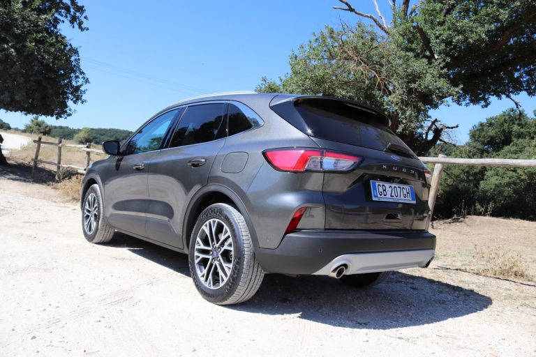 Ford Kuga 2.0 EcoBlue Hybrid Titanium: la prova su strada