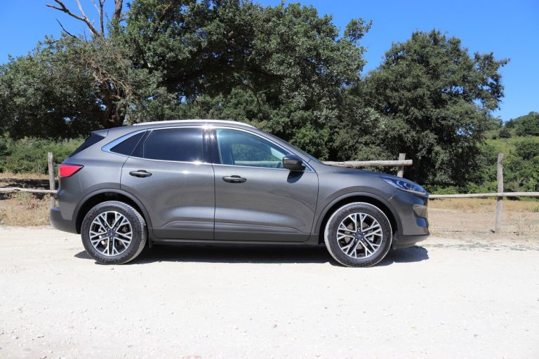 Ford Kuga 2.0 EcoBlue Hybrid Titanium: la prova su strada
