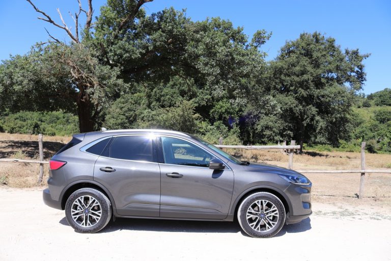 Ford Kuga 2.0 EcoBlue Hybrid Titanium: la prova su strada