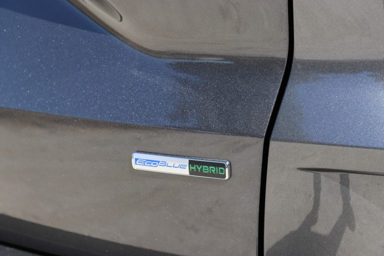 Ford Kuga 2.0 EcoBlue Hybrid Titanium: la prova su strada