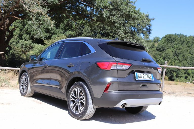 Ford Kuga 2.0 EcoBlue Hybrid Titanium: la prova su strada