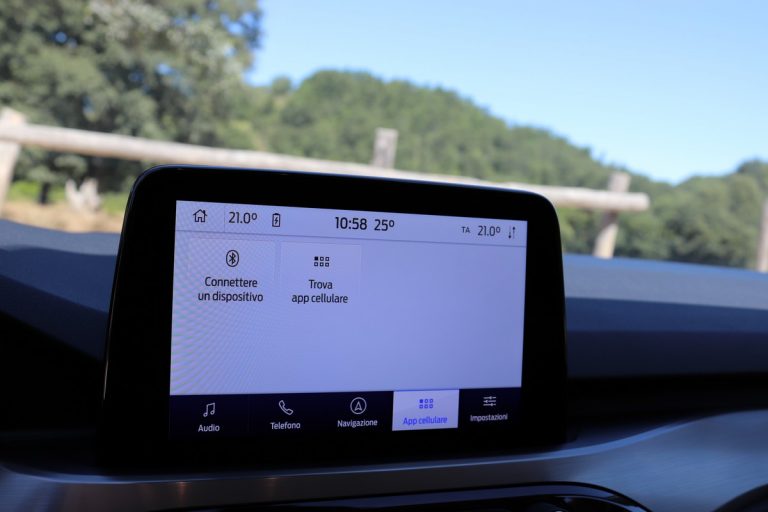 Ford Kuga 2.0 EcoBlue Hybrid Titanium: la prova su strada