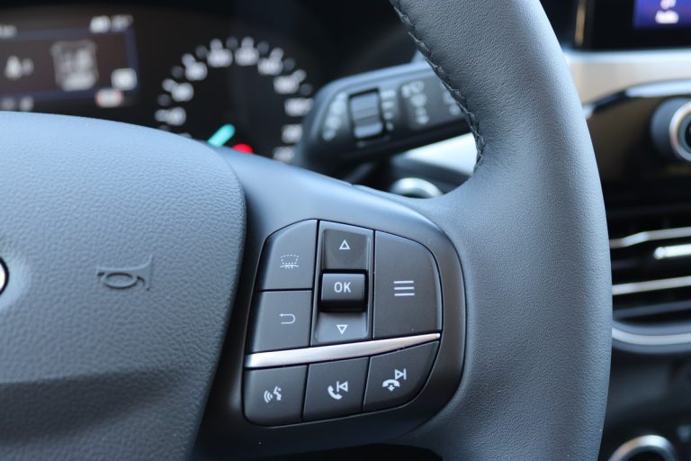 Ford Kuga 2.0 EcoBlue Hybrid Titanium: la prova su strada