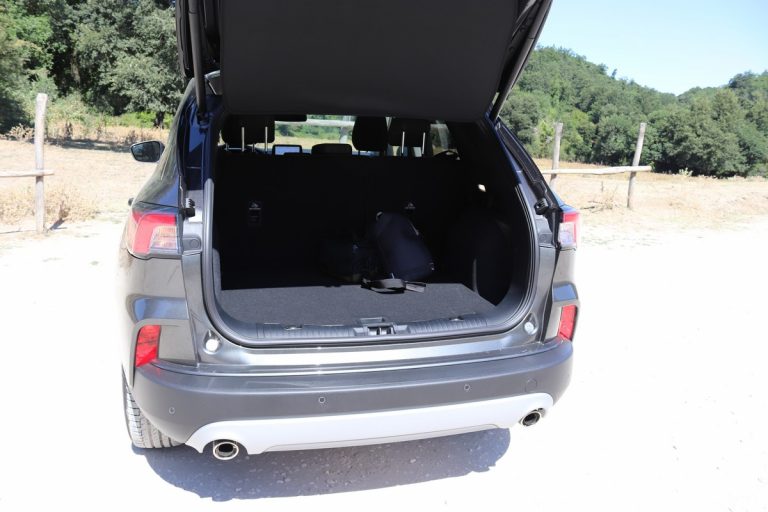 Ford Kuga 2.0 EcoBlue Hybrid Titanium: la prova su strada