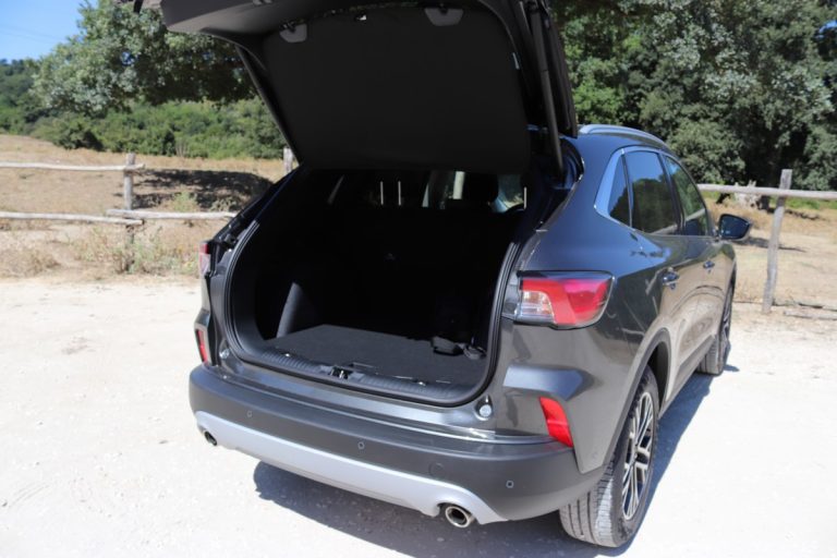 Ford Kuga 2.0 EcoBlue Hybrid Titanium: la prova su strada
