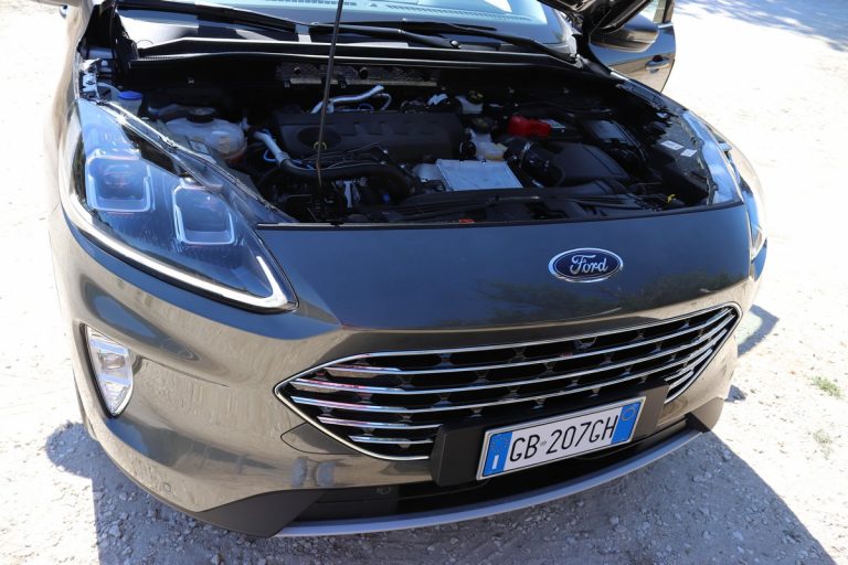Ford Kuga 2.0 EcoBlue Hybrid Titanium: la prova su strada