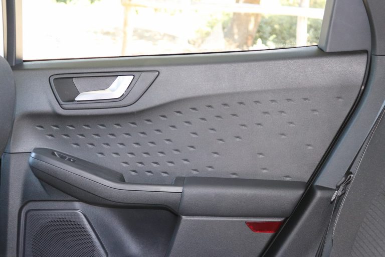 Ford Kuga 2.0 EcoBlue Hybrid Titanium: la prova su strada