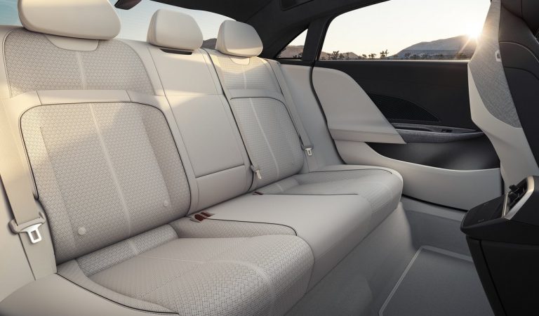 Nuova Lucid Air: immagini ufficiali