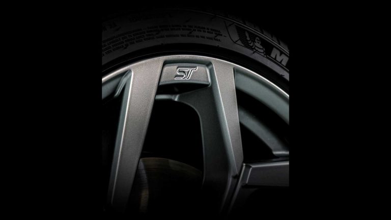 Nuova Ford Puma ST: immagini ufficiali