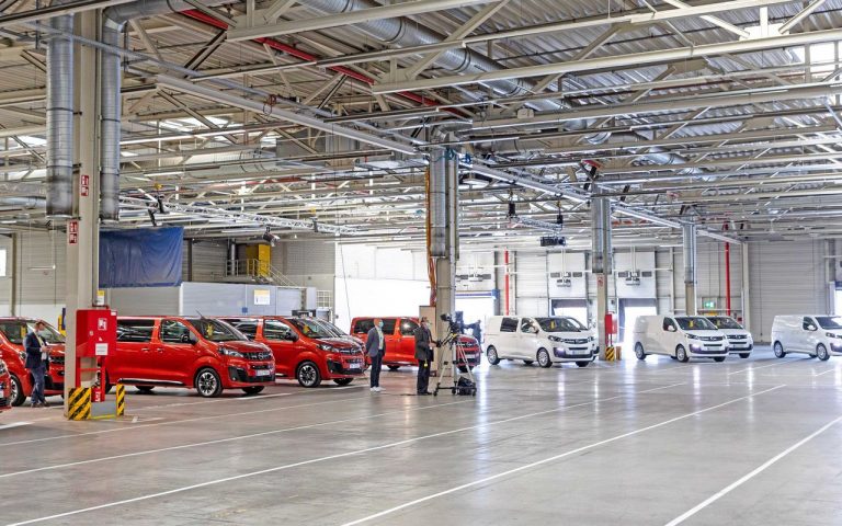 Opel Zafira e-Life: immagini ufficiali