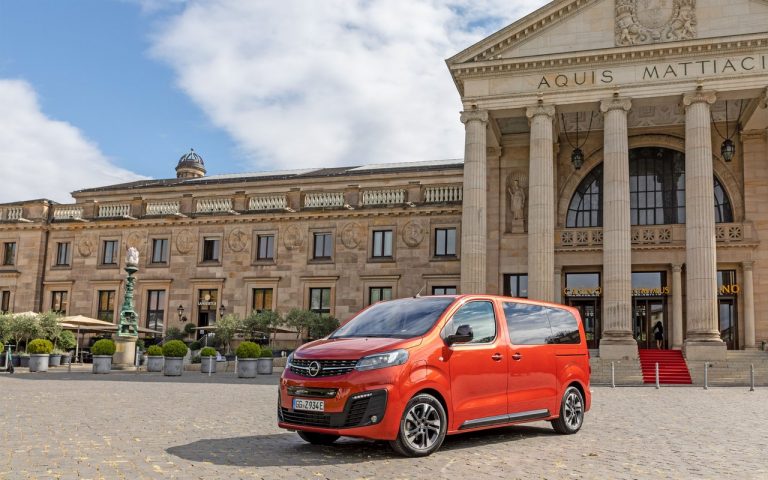 Opel Zafira e-Life: immagini ufficiali