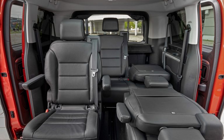 Opel Zafira e-Life: immagini ufficiali