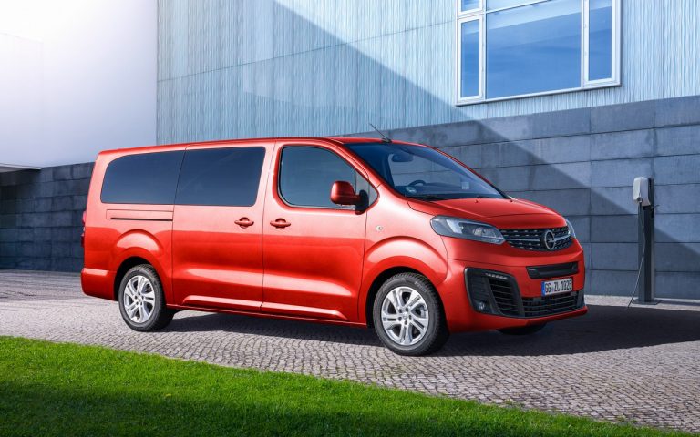 Opel Zafira e-Life: immagini ufficiali
