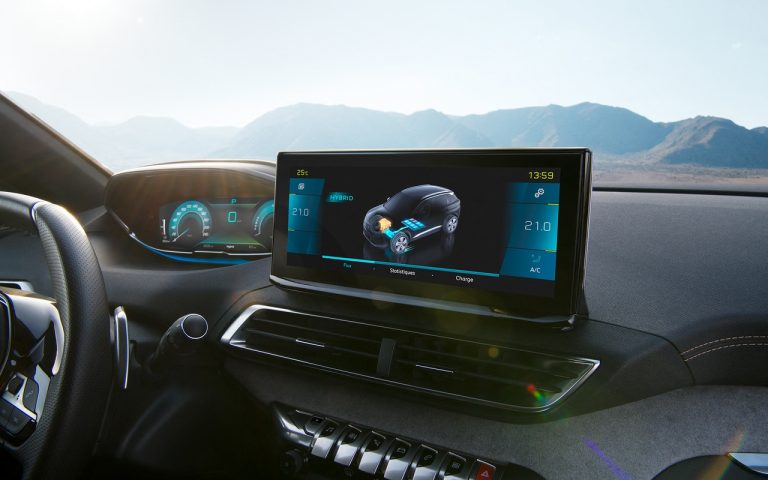 Peugeot 3008 restyling: immagini ufficiali