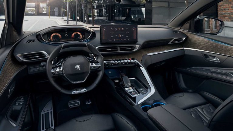 Peugeot 5008 restyling 2021: immagini ufficiali