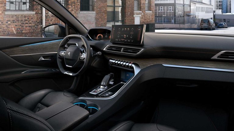 Peugeot 5008 restyling 2021: immagini ufficiali