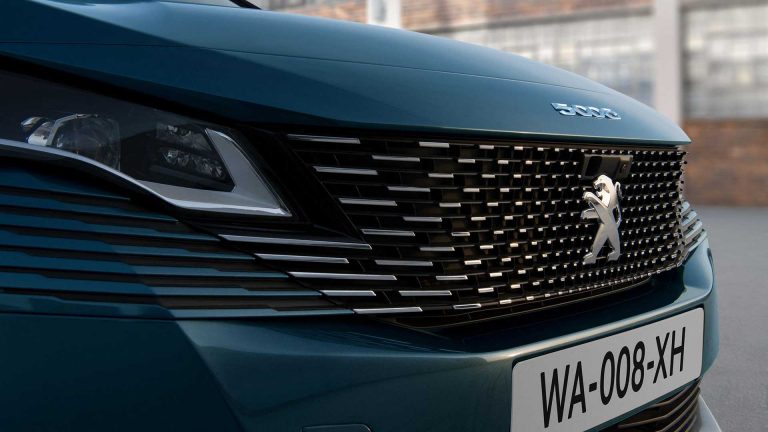 Peugeot 5008 restyling 2021: immagini ufficiali