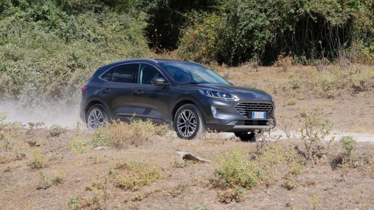 Ford Kuga 2.0 EcoBlue Hybrid Titanium: la prova su strada