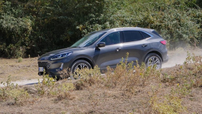 Ford Kuga 2.0 EcoBlue Hybrid Titanium: la prova su strada