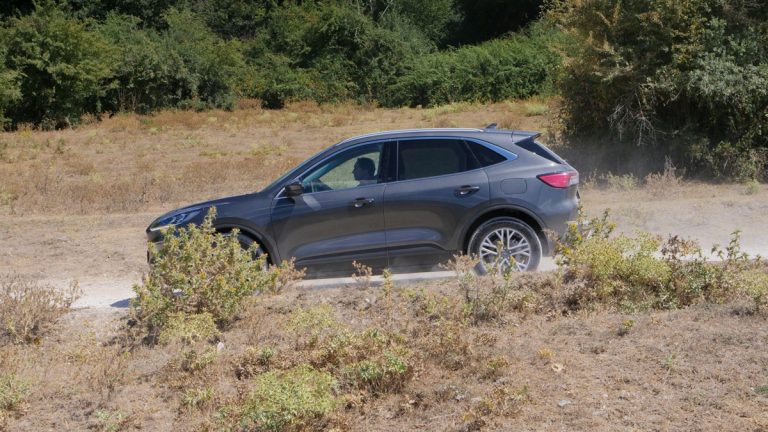 Ford Kuga 2.0 EcoBlue Hybrid Titanium: la prova su strada