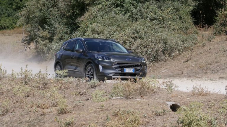 Ford Kuga 2.0 EcoBlue Hybrid Titanium: la prova su strada