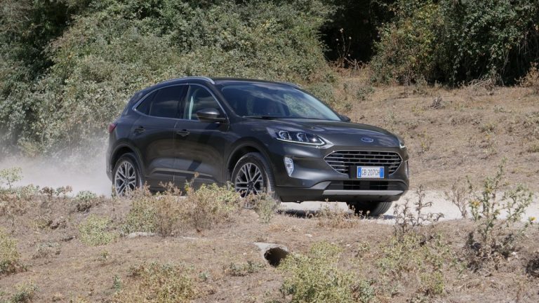 Ford Kuga 2.0 EcoBlue Hybrid Titanium: la prova su strada