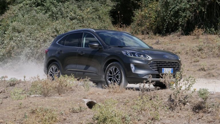 Ford Kuga 2.0 EcoBlue Hybrid Titanium: la prova su strada