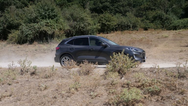 Ford Kuga 2.0 EcoBlue Hybrid Titanium: la prova su strada