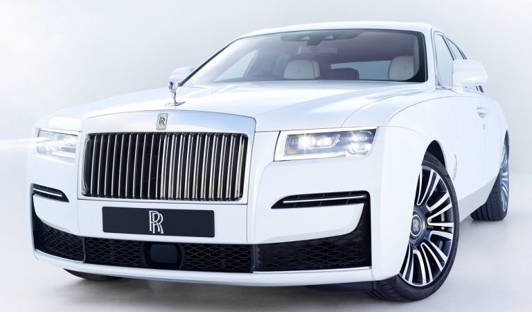 Nuova Rolls-Royce Ghost: immagini ufficiali