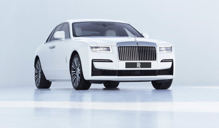 Nuova Rolls-Royce Ghost: immagini ufficiali