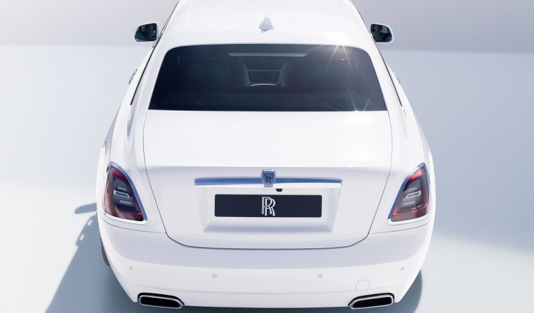 Nuova Rolls-Royce Ghost: immagini ufficiali