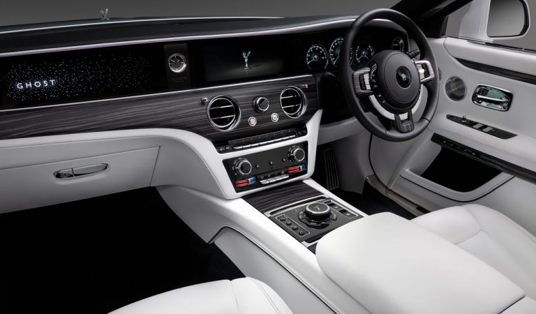 Nuova Rolls-Royce Ghost: immagini ufficiali