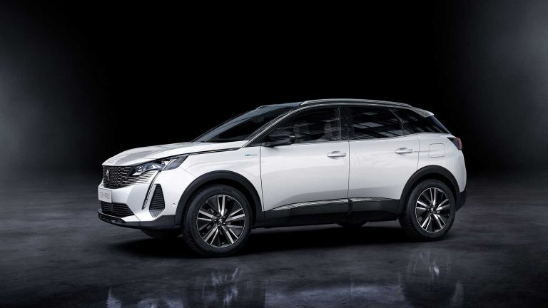 Peugeot 3008 restyling: immagini ufficiali