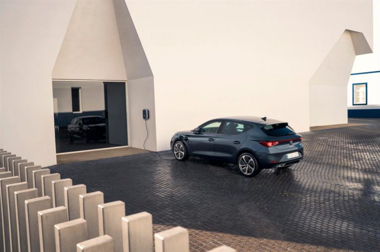 Seat Leon 1.4 e-Hybrid 2021: immagini ufficiali