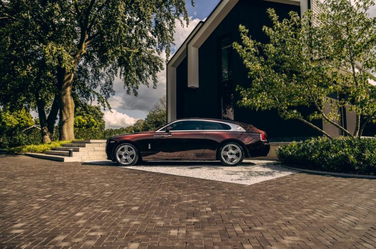 Niels Van Roij Design Silver Spectre Shooting Brake 2020