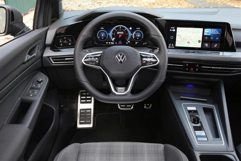 Volkswagen Golf 8 GTD 2021: immagini ufficiali
