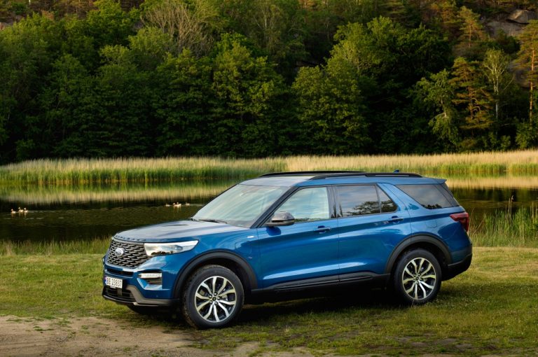 Ford Explorer Plug-in Hybrid 2020: immagini ufficiali
