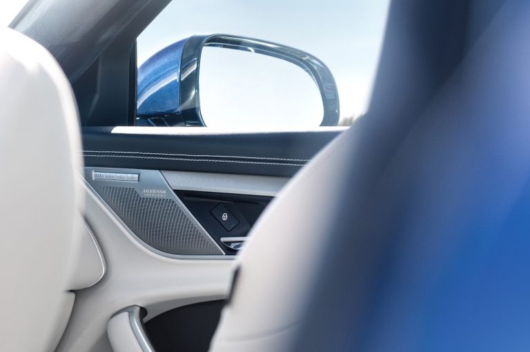 Jaguar XF 2021: immagini ufficiali