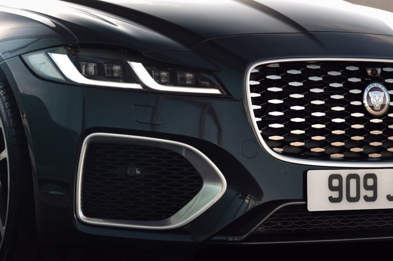 Jaguar XF 2021: immagini ufficiali
