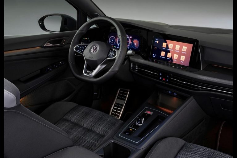 Volkswagen Golf 8 GTD 2021: immagini ufficiali