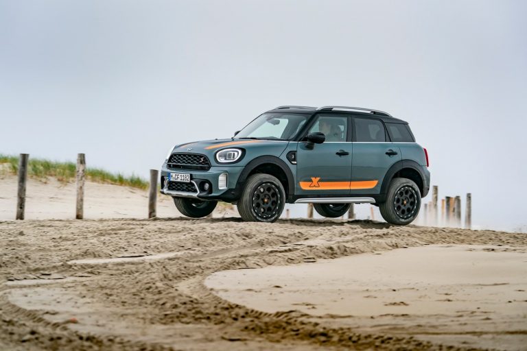 Mini Countryman by X-raid: immagini ufficiali