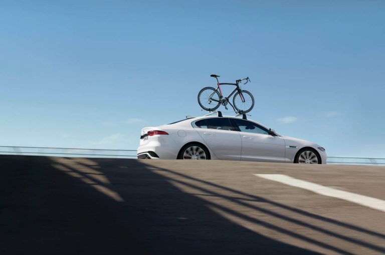 Jaguar XE 2021: immagini ufficiali